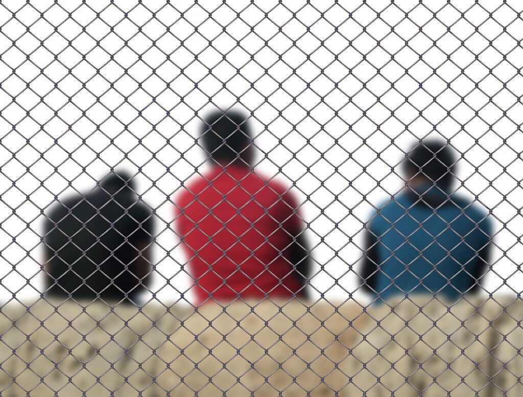 fence-3585348_1280